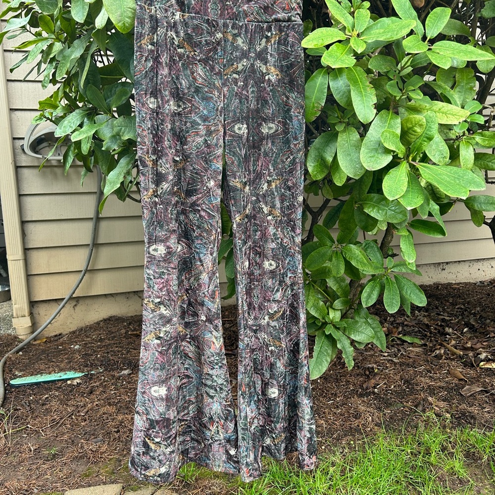 Earthbound trading pants flare leg hems (15”) velvety inseam 23” Sz M